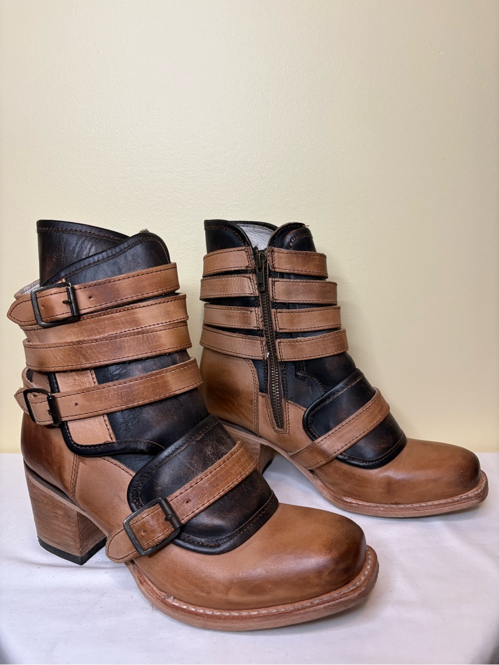 Freebird by Steven Two-Tone Brown Leather Strappy Ankle Boots Size 8